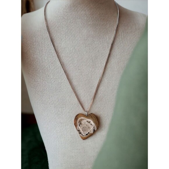 Chunky Heart Silver Tone Brown Shell Ammonite Fossil Pendant Necklace 18" - Picture 3 of 3